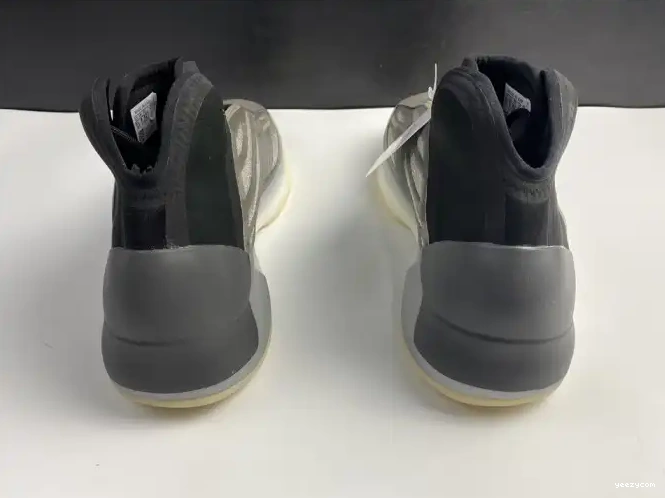 Quantum Barium Yeezy Adidas H68771 0522